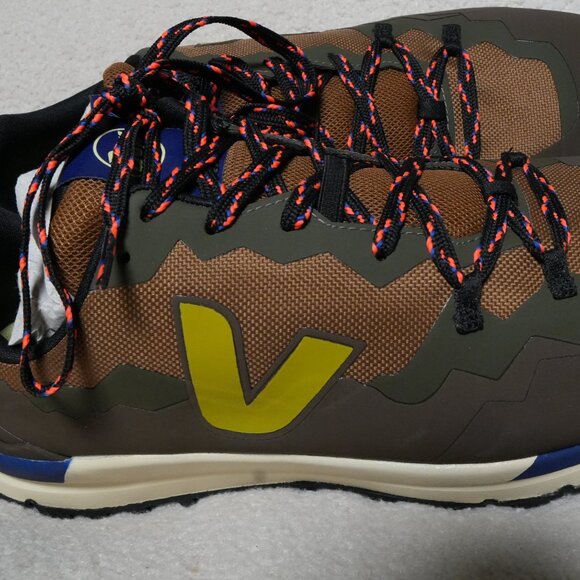 VEJA Fitz Roy Hiking Shoe - Picture 3 of 6